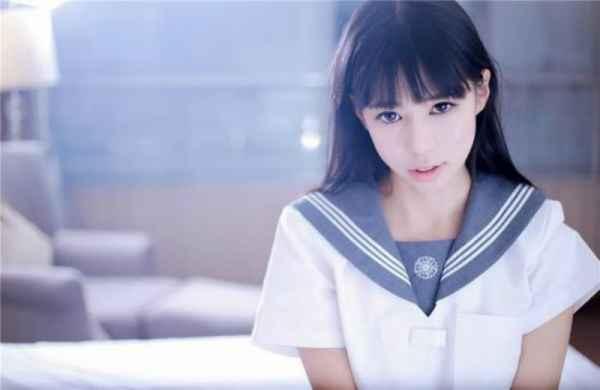 艾栗栗 在线观看,在线观看，揭秘神秘女孩的奇幻之旅  第1张